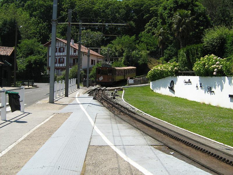 la rhune station2.jpg - Op naar de top van de col de saint Ignace.